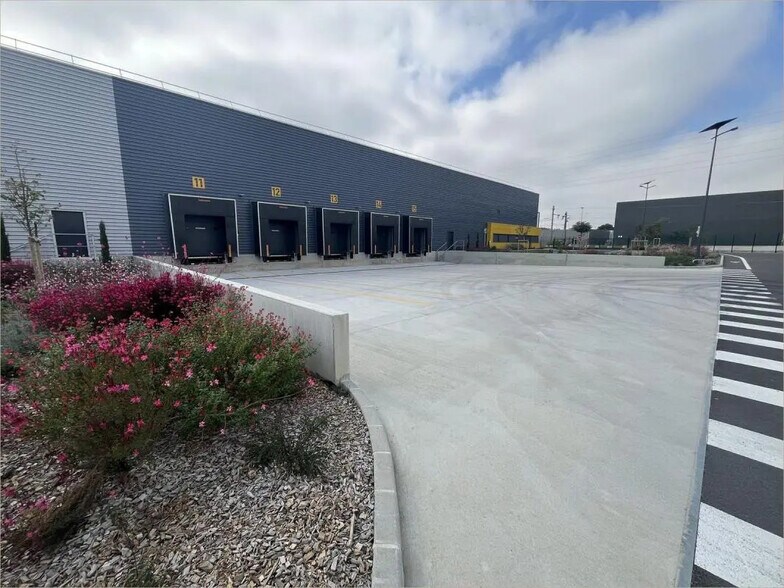 More Photos Of 31 Avenue De Larrieu, Toulouse Office For Lease