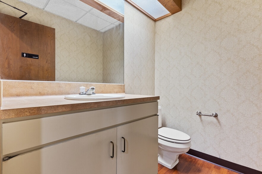 More Photos Of 915 Judson Rd, Longview Office Residential For Sale