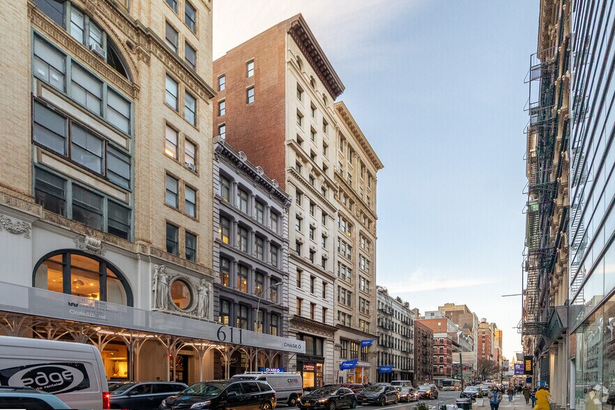 More Photos Of 625 Broadway, New York Office For Lease