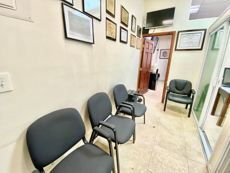 More Photos Of 3310 31st Ave, Astoria Storefront Retail Residential For Lease