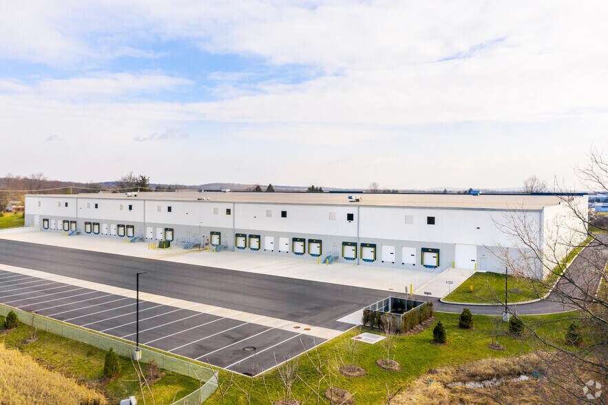 More Photos Of 120 W Pumping Station Rd, Quakertown Warehouse For Lease