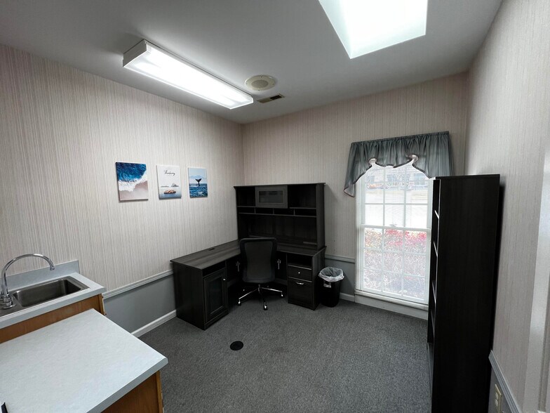 More Photos Of 4533 Brambleton Ave, Roanoke Office For Lease