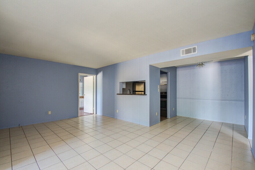 More Photos Of 12506 Ashford Meadow Dr, Houston Apartments For Sale