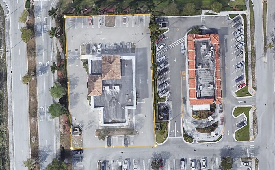 More Photos Of 14690 SW 8th St, Miami Bank For Lease