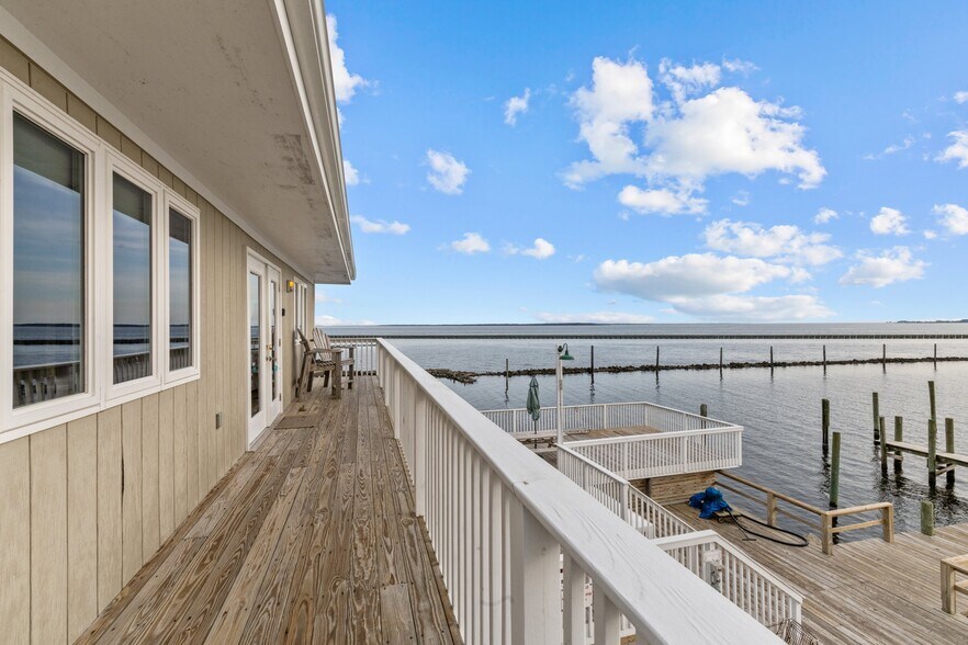 More Photos Of 738 E Main St, Belhaven Hotel For Sale