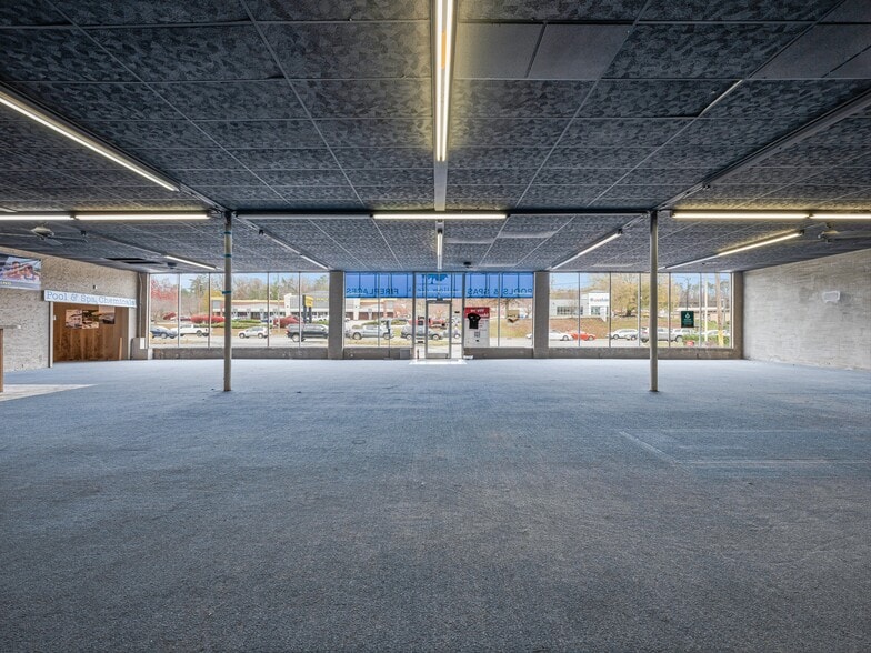 More Photos Of 1048 Patton Ave, Asheville Storefront For Lease