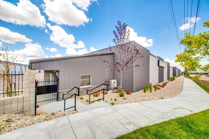 More Photos Of 7373 S Federal Way, Boise Self Storage For Sale