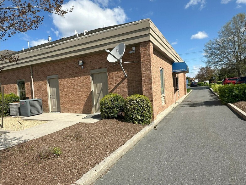 More Photos Of 106 Milford St, Salisbury Medical For Sale