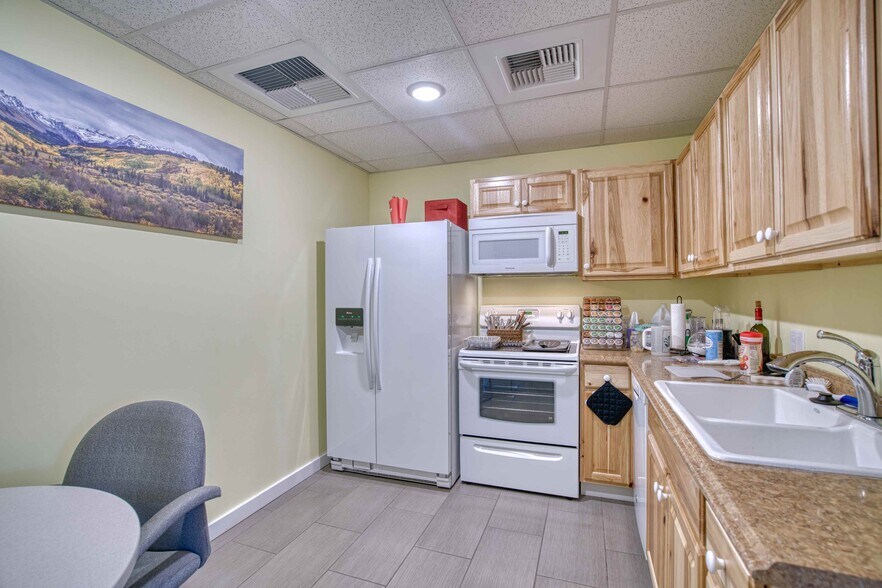 More Photos Of 1120 Boston Ave, Longmont Warehouse For Lease