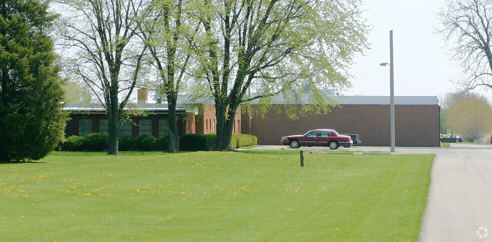 More Photos Of 4220 Springfield-Jamestown Rd, Springfield Warehouse For Lease