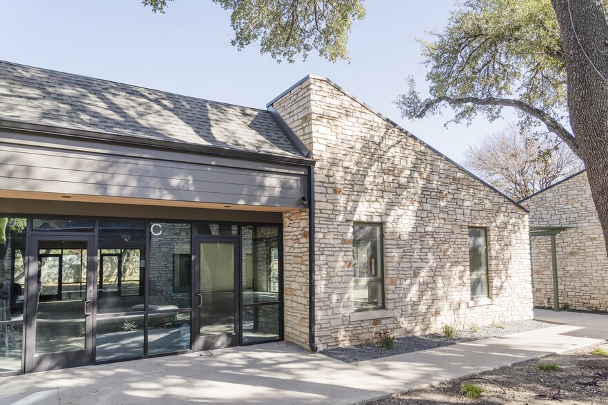 More Photos Of 4701 West Gate Blvd, Austin Office For Sale