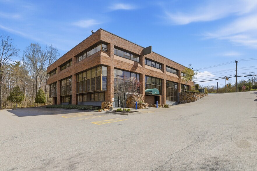 More Photos Of 101 Cambridge St, Burlington Medical For Lease