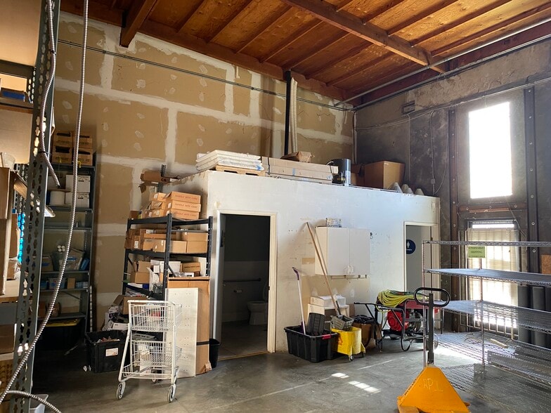 More Photos Of 1980-1982 Stone Ave, San Jose Manufacturing For Sale