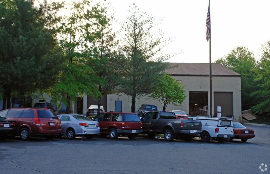 More Photos Of 7905 Kincannon Pl, Lorton Warehouse For Sale