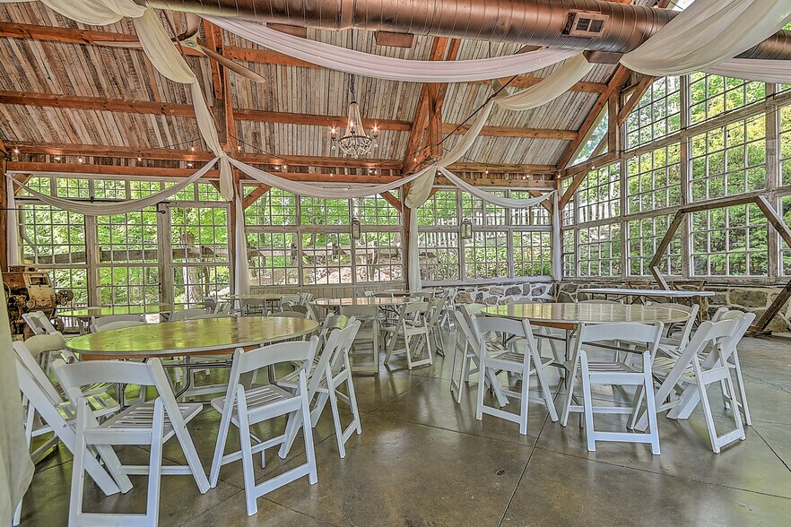 More Photos Of 715 Carson Creek Rd, Limestone Specialty For Sale