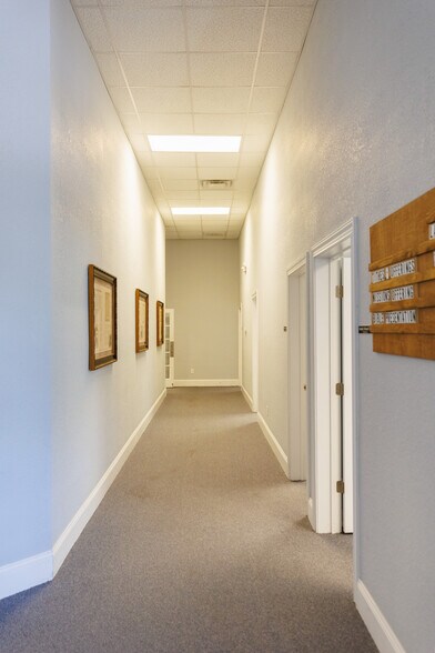 More Photos Of 37 E Main St, Lakeland Flex For Sale