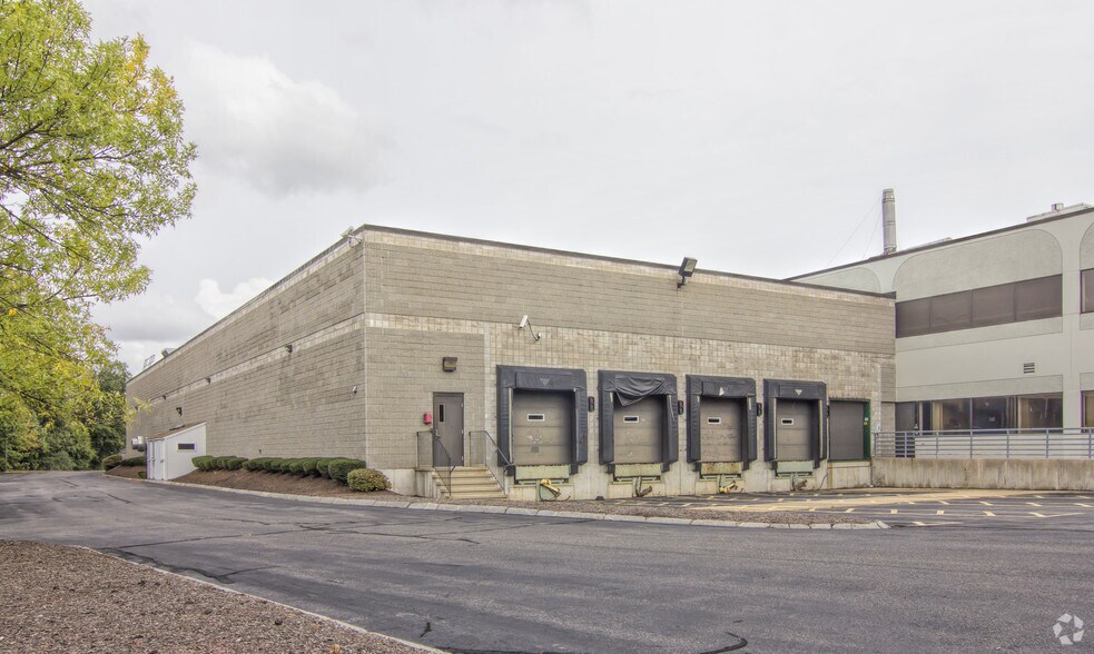 More Photos Of 5 Omni Way, Chelmsford Flex For Lease
