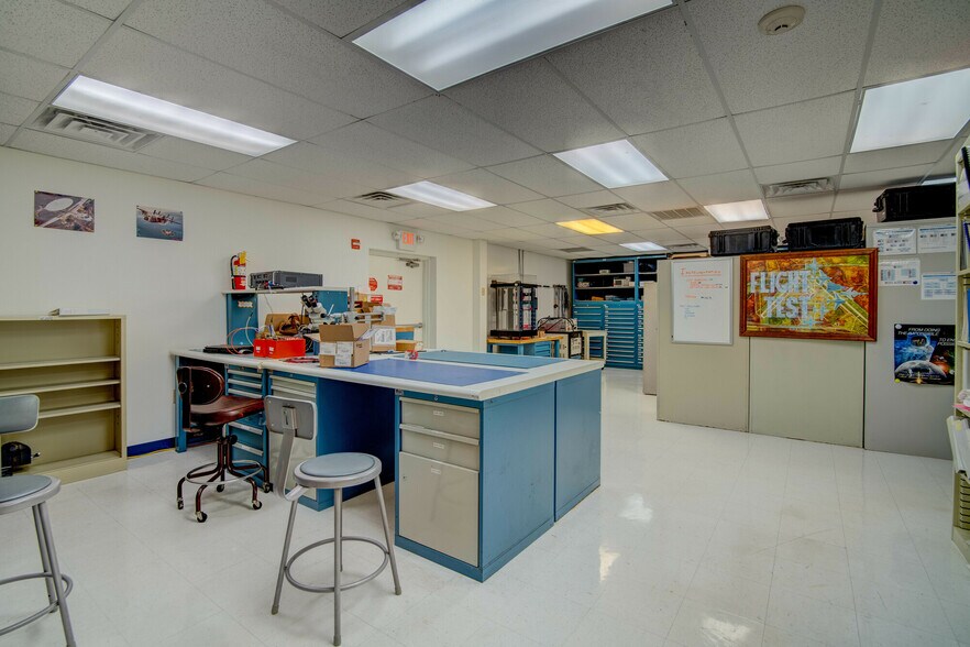 More Photos Of , Hollywood Office For Sale