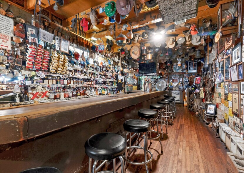 More Photos Of 955 S Camino Del Pueblo, Bernalillo Bar For Sale