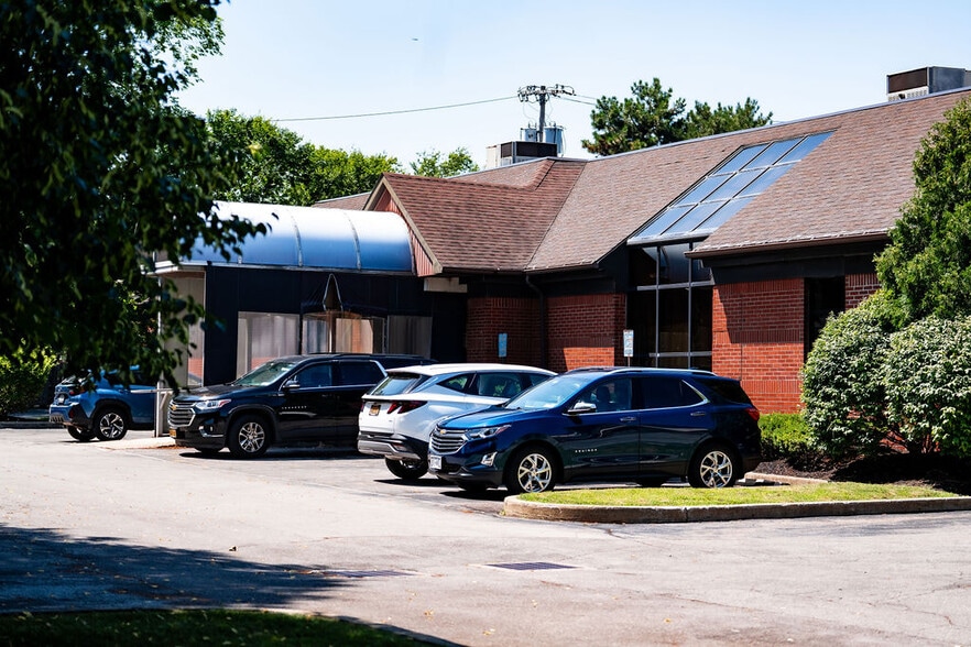 Primary Photo Of 15 South Forest Rd, Amherst Medical For Lease