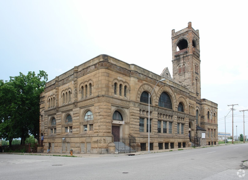 More Photos Of 1000 E 9th St, Kansas City Religious Facility For Sale