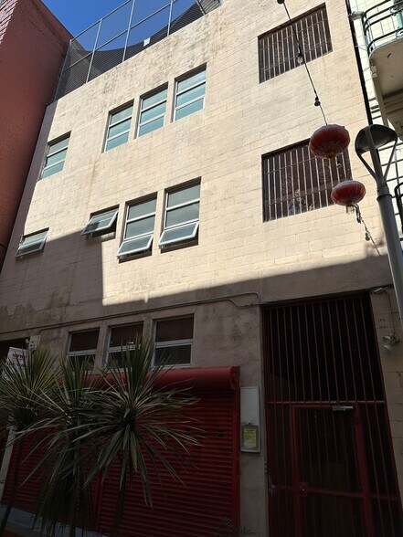 More Photos Of 900-930 Stockton St, San Francisco Office For Sale