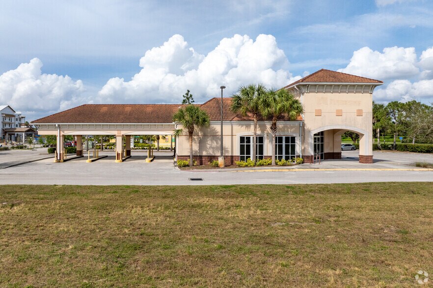 More Photos Of 17810 Ben Hill Griffin Pky, Fort Myers Bank For Lease
