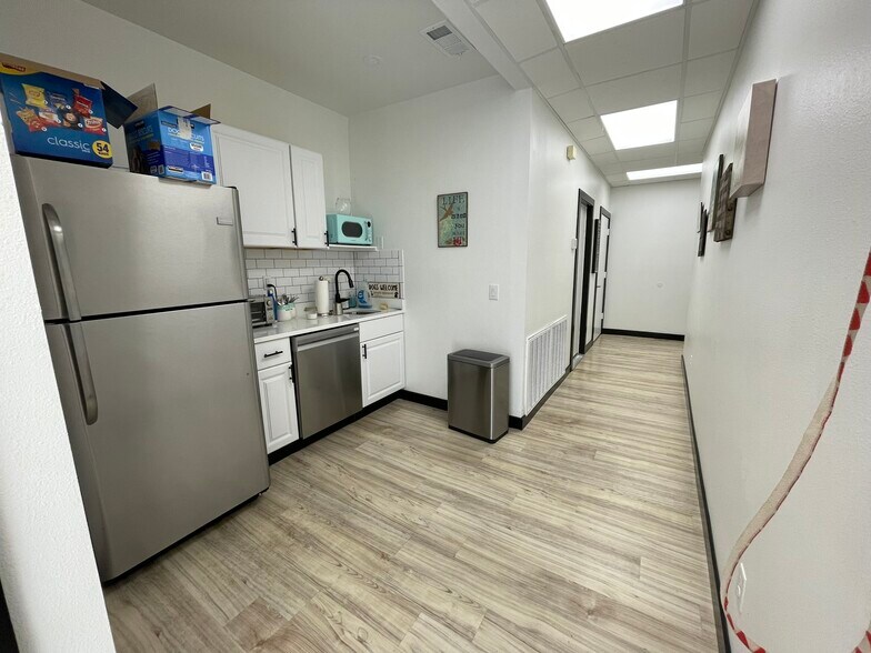 More Photos Of 500 S Tennessee St, McKinney Office For Sale