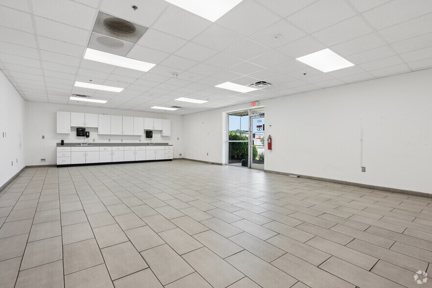 More Photos Of 615 Industrial Ave, Salisbury Warehouse For Sale