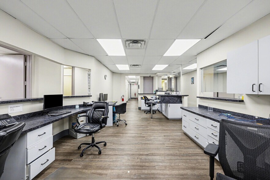 More Photos Of 30000 Orchard Lake Rd, Farmington Medical For Lease