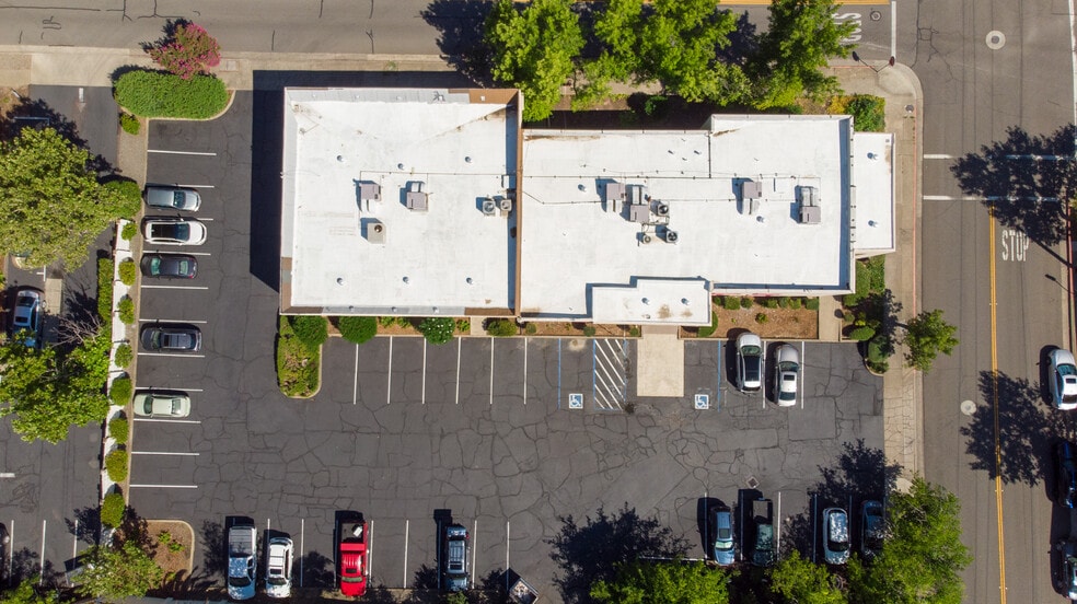 More Photos Of 1300 West St, Redding Office For Lease