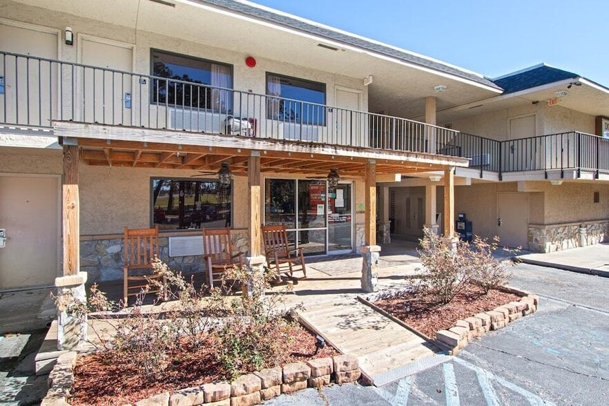 More Photos Of 4071 US 17, Richmond Hill Hotel For Sale