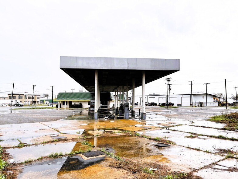 More Photos Of 1111 N Market St, Shreveport Convenience Store For Sale