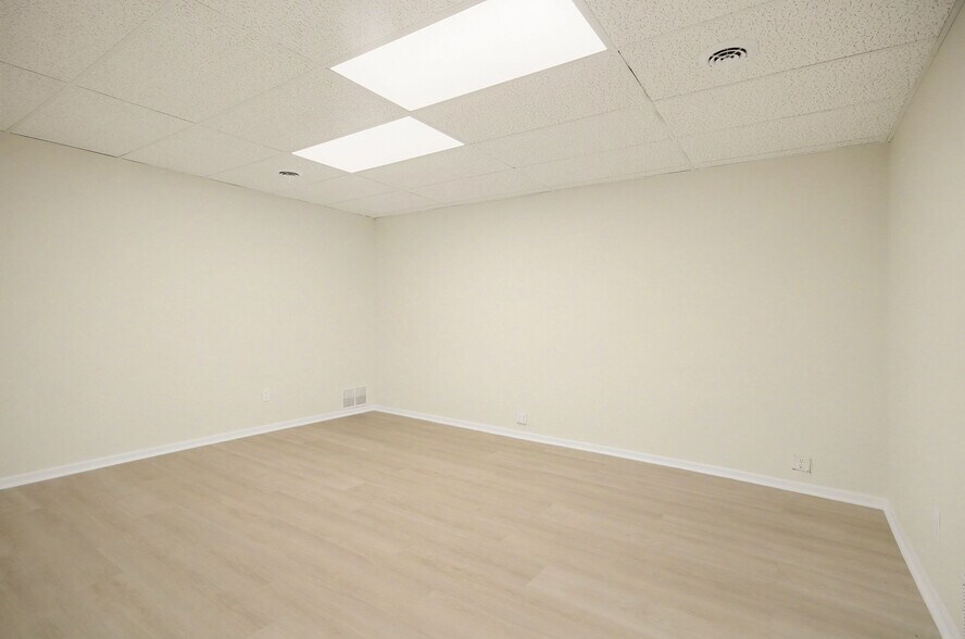 More Photos Of 28410 Harper Ave, Saint Clair Shores General Retail For Lease