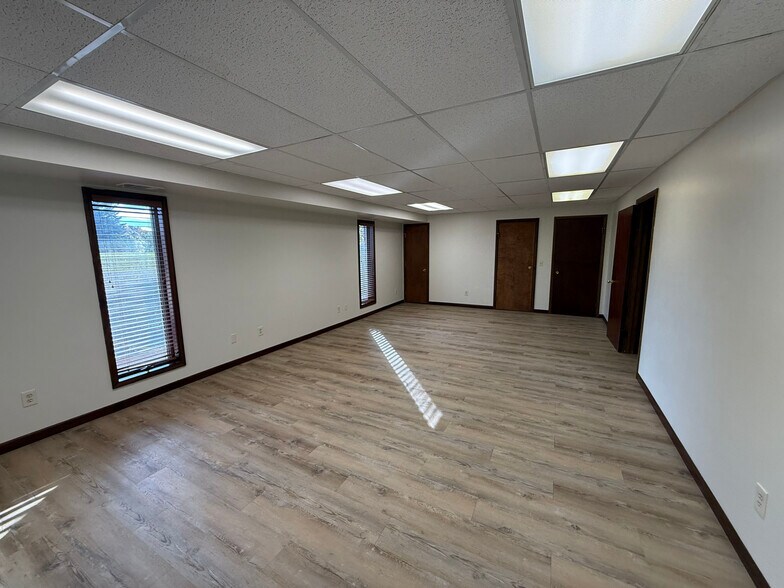 More Photos Of 8767 N 32nd St, Richland Warehouse For Sale