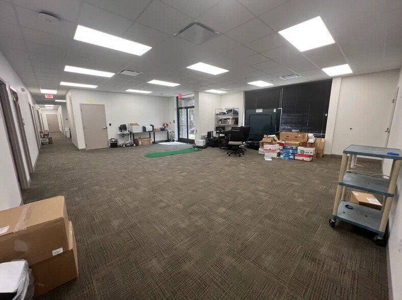 More Photos Of 5215 Essen Ln, Baton Rouge Office For Lease