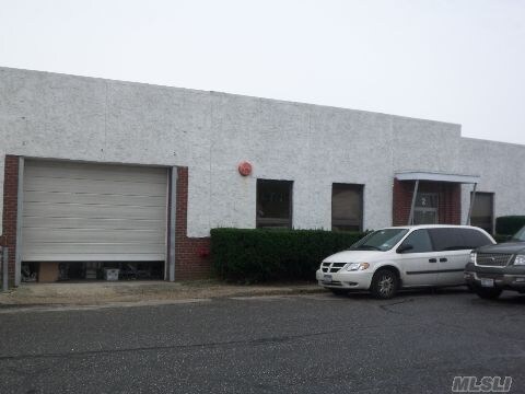 More Photos Of 2 Commercial St, Hicksville Manufacturing For Lease