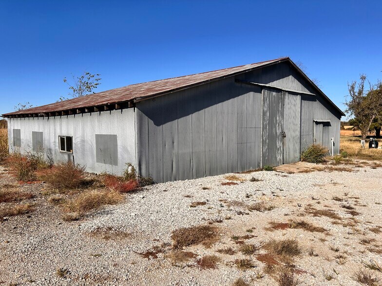 More Photos Of 31511 S Highway 82, Vinita Flex For Lease