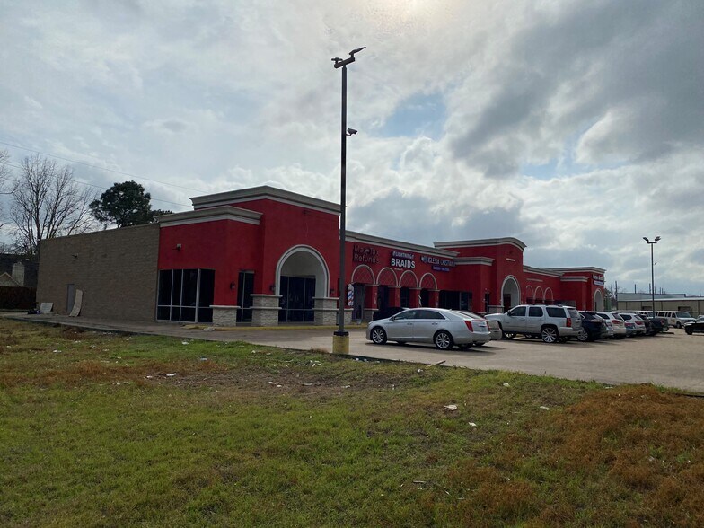 More Photos Of 19125 W Little York Rd, Katy Storefront For Lease