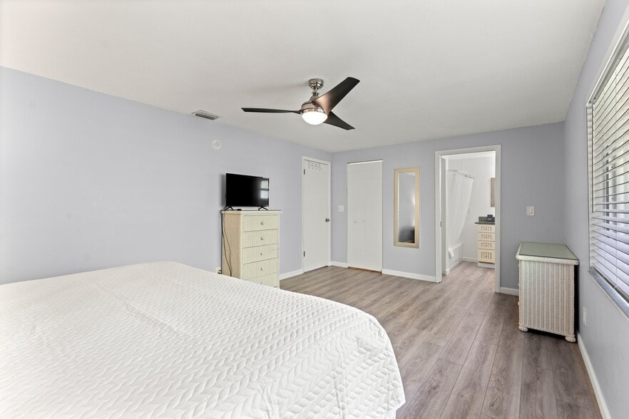 More Photos Of 1708 S Atlantic Ave, New Smyrna Beach Hotel For Sale