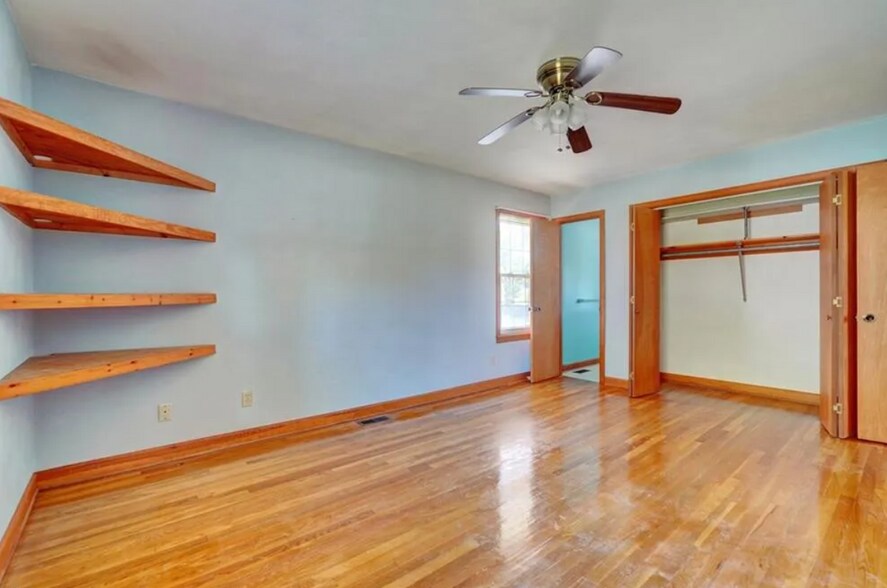More Photos Of 4530 Shoulders Hill Rd, Suffolk Medical For Sale