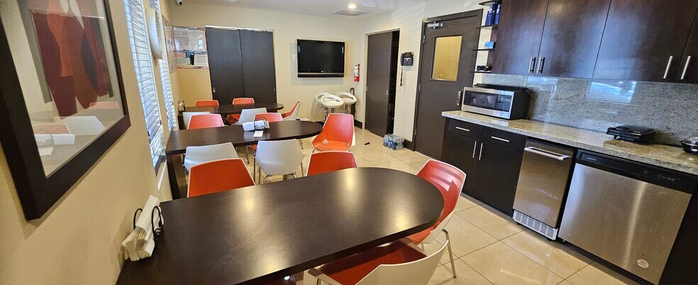 More Photos Of 365 Palermo Ave, Coral Gables Office For Sale