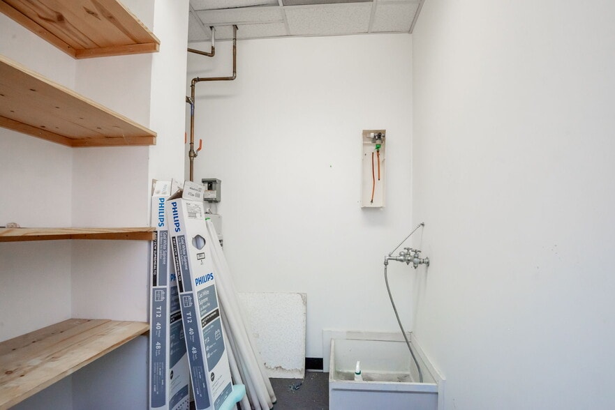 More Photos Of 908 Churchmans Road Ext, New Castle Office For Lease