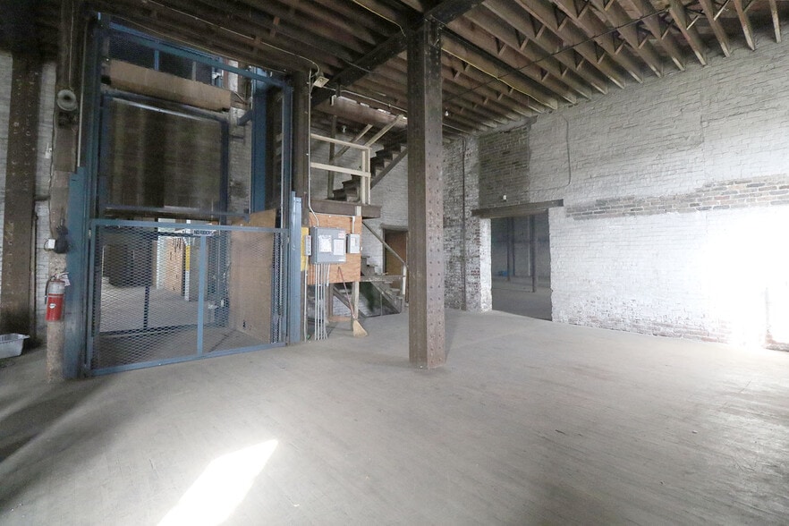 More Photos Of 312 N 7th St, Steubenville Warehouse For Sale