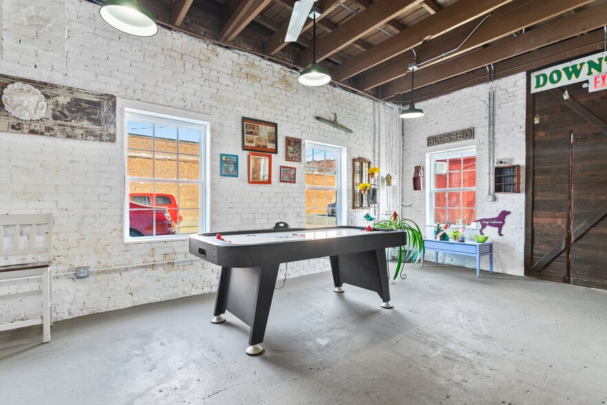 More Photos Of 123 S Railroad Ave, Dunn General Retail For Sale