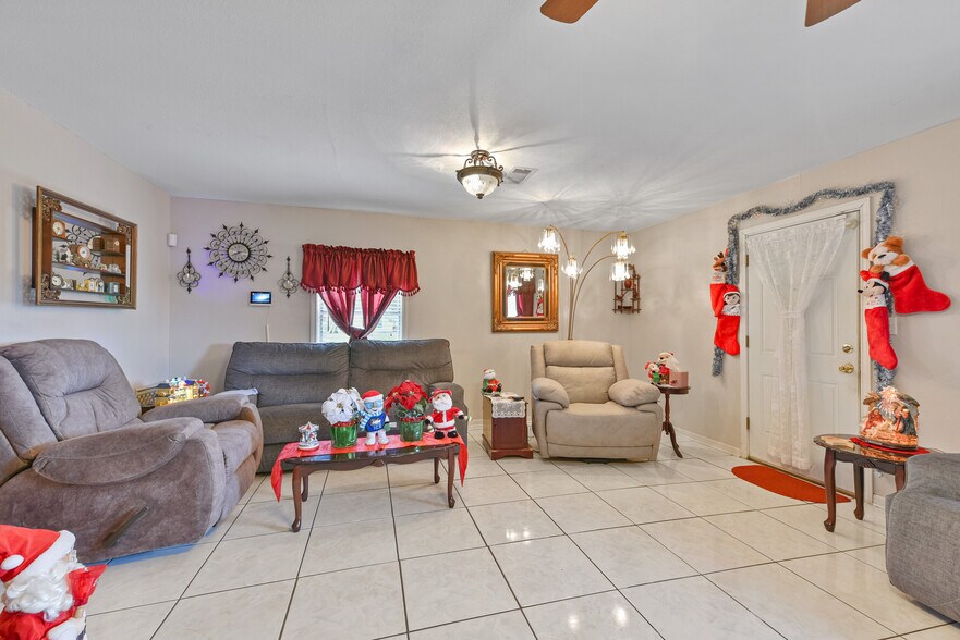 More Photos Of 1804 36th St N, Texas City Multifamily For Sale