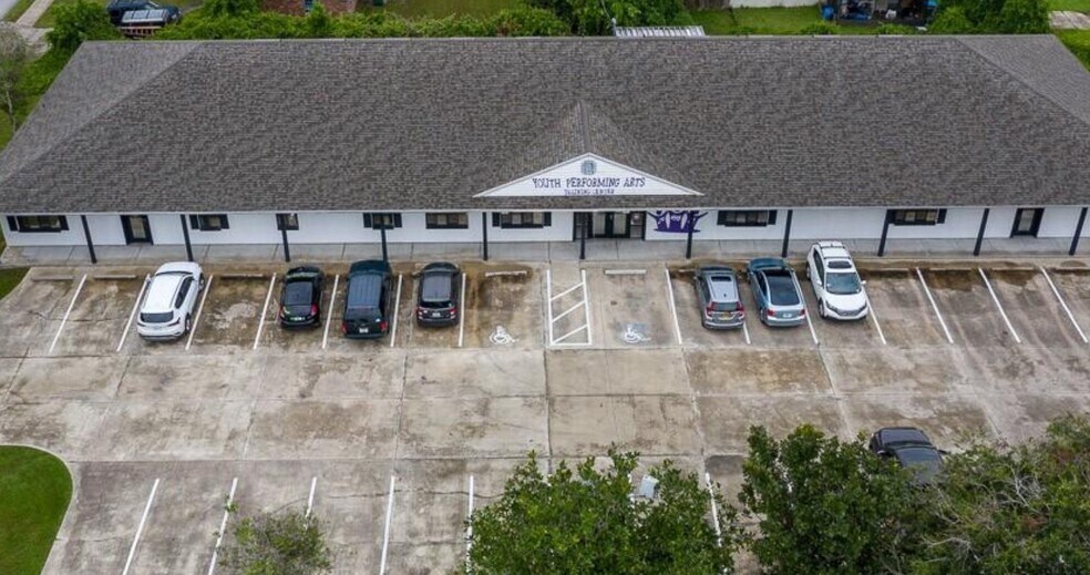 Primary Photo Of 689 Deltona Blvd, Deltona Office Residential For Sale