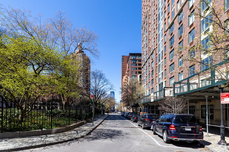 More Photos Of 225 Rector Pl, New York Apartments For Sale
