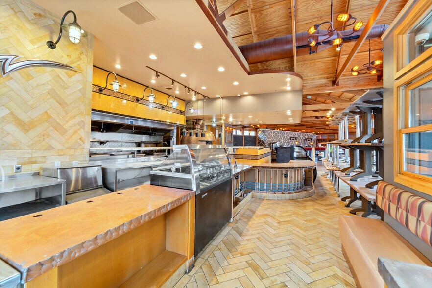 More Photos Of 14886 S Traverse Ridge Rd, Draper Restaurant For Sale