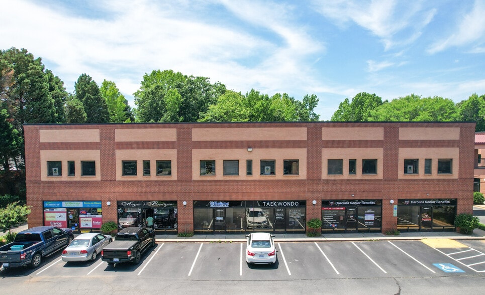 More Photos Of 18047 W Catawba Ave, Cornelius Office For Lease